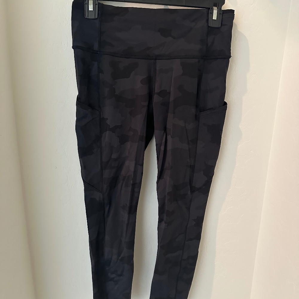 Lululemon camo pocket leggings size 8